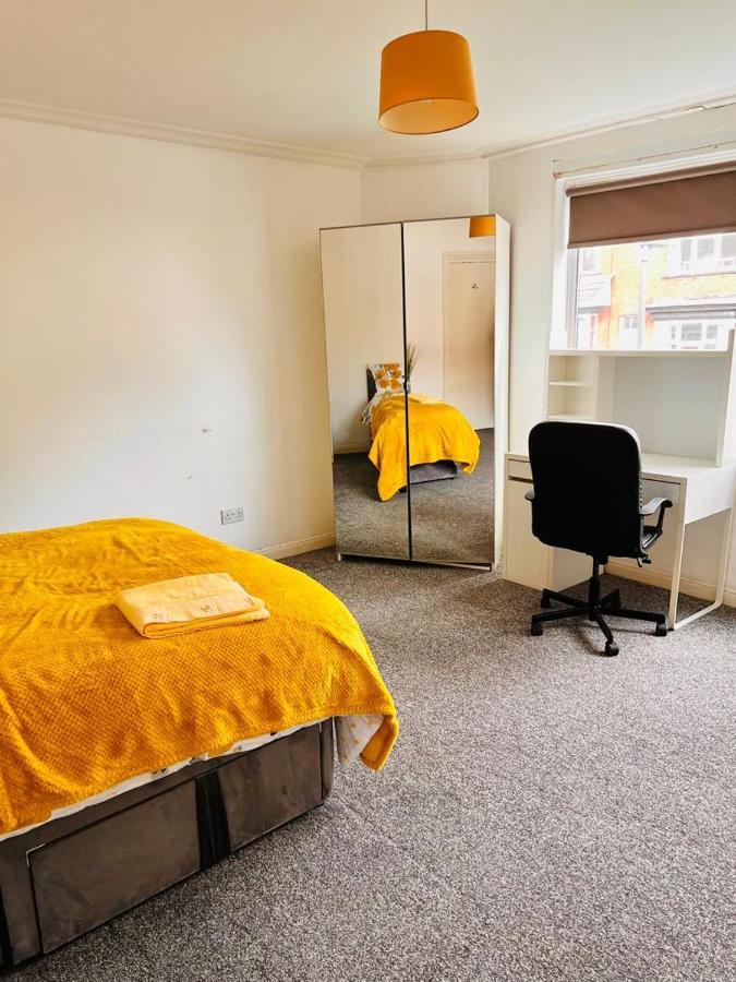 Private Room Close To Leeds University And City Centre Exterior foto