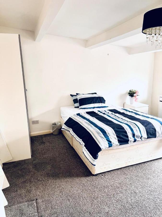 Private Room Close To Leeds University And City Centre Exterior foto