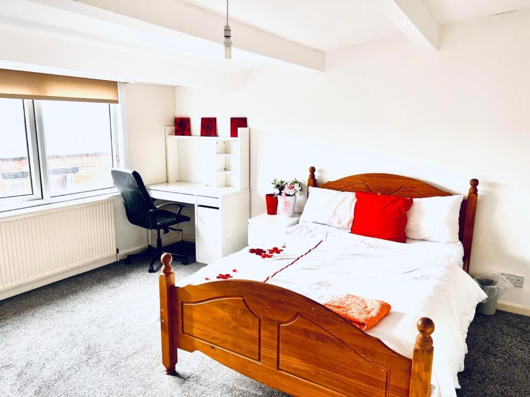 Private Room Close To Leeds University And City Centre Exterior foto